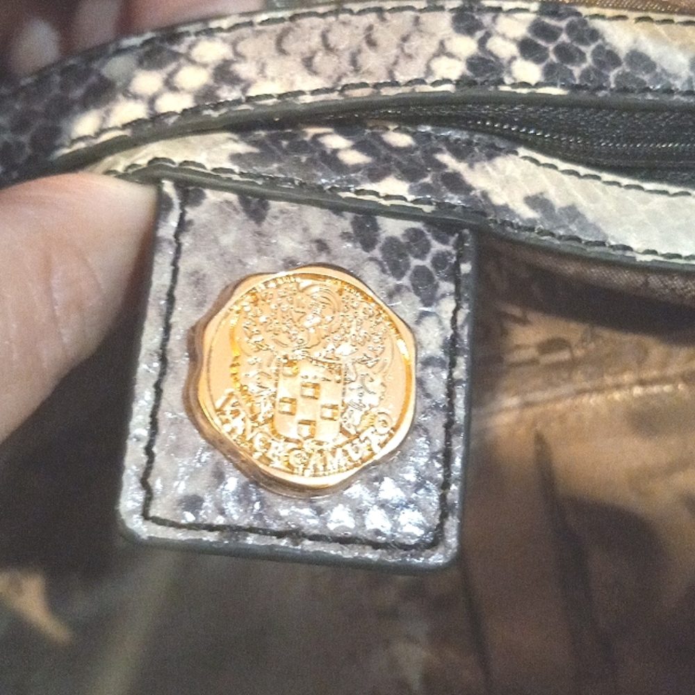 Vince Camuto bag - Picture 12 of 15